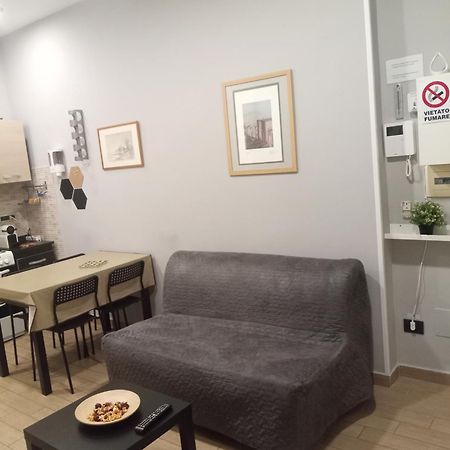 A Casa Di Francesca Apartment Napoli Bagian luar foto